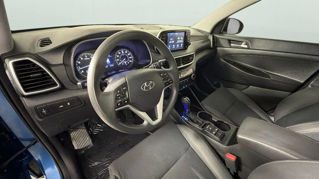 Used 2019 Blue Hyundai SE image 18