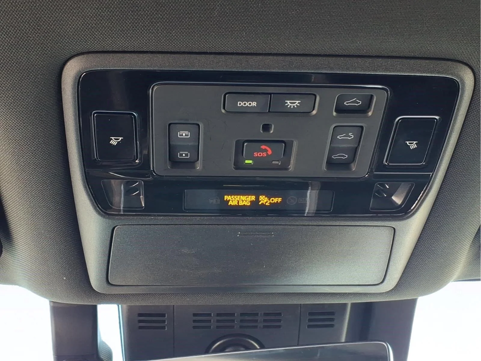 Used 2026 Wind Chill Pearl Toyota MAX Platinum image 17