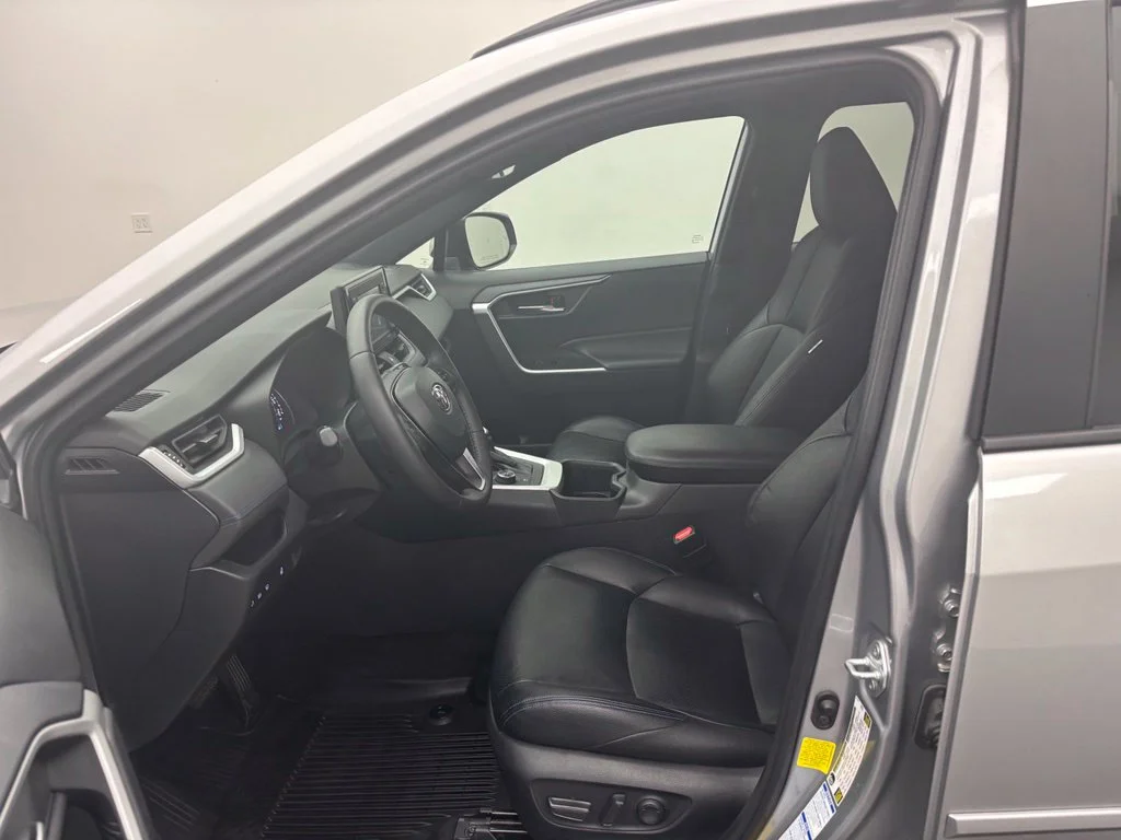 Used 2022 Silver Toyota SE image 22