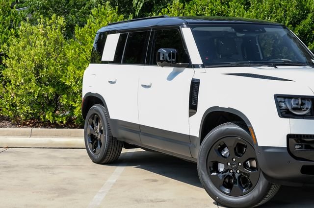 New 2026 Fuji White Land Rover S image 8