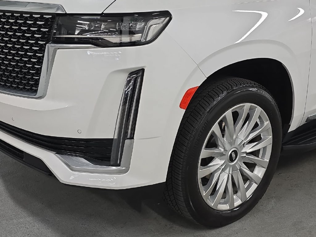 Used 2023 Crystal White Tricoat Cadillac Luxury image 11