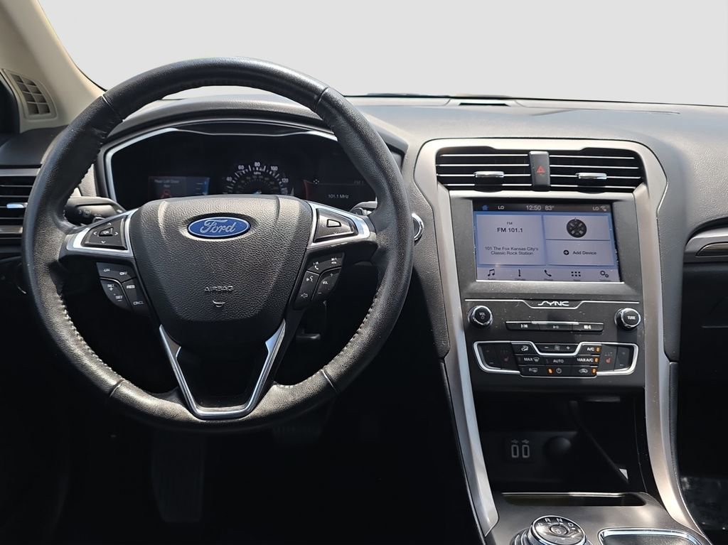 Used 2019 Silver Ford SEL image 13