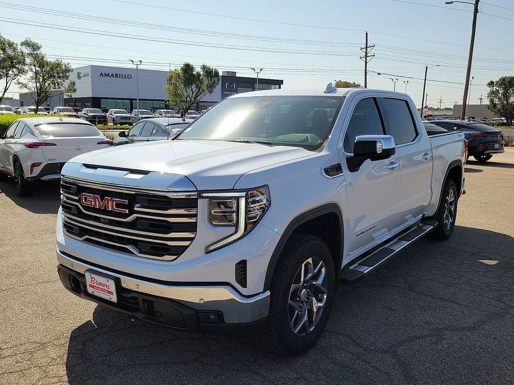 New 2026 Glacier White Tricoat GMC SLT image 4