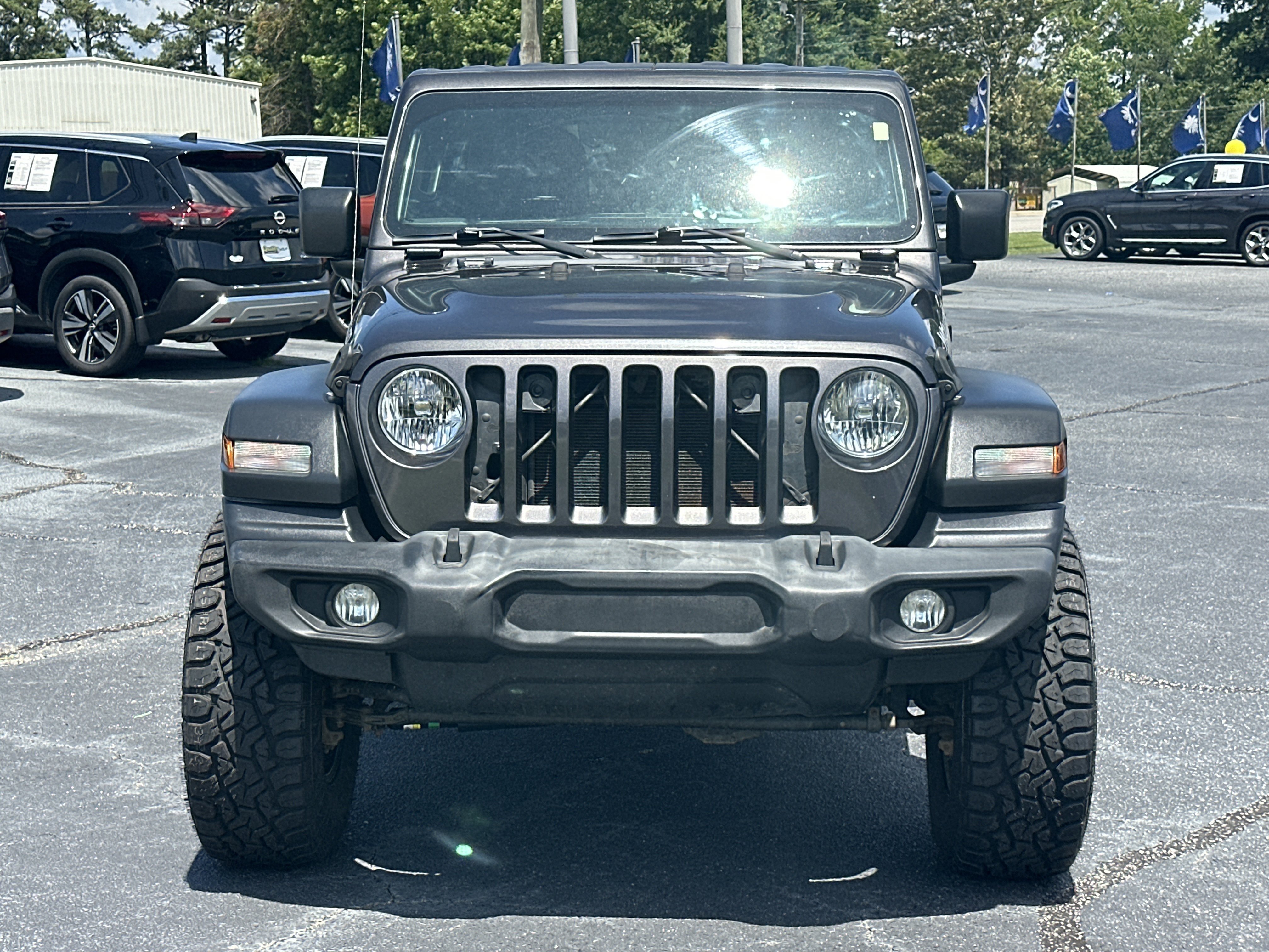 Used 2020 Granite Crystal Metallic Clearcoat Jeep Sport S image 3