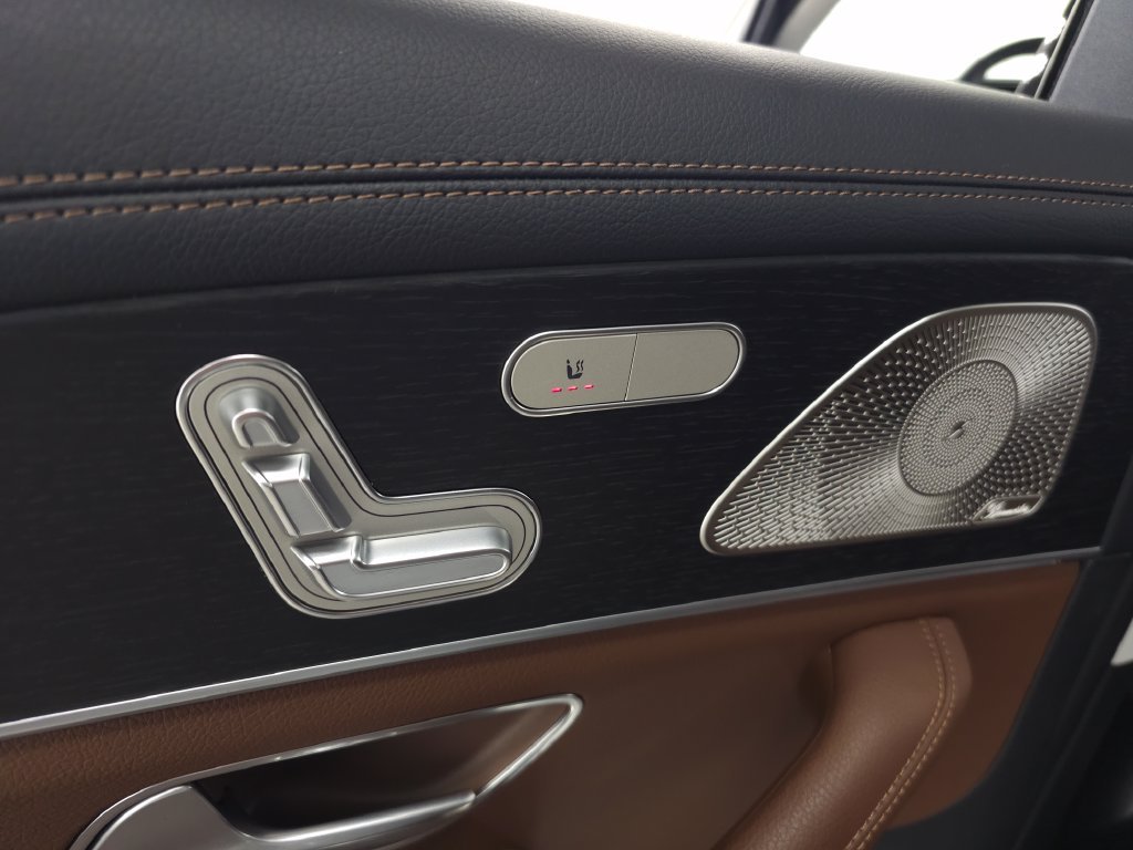 Used 2024  Mercedes-Benz GLS 580 image 43