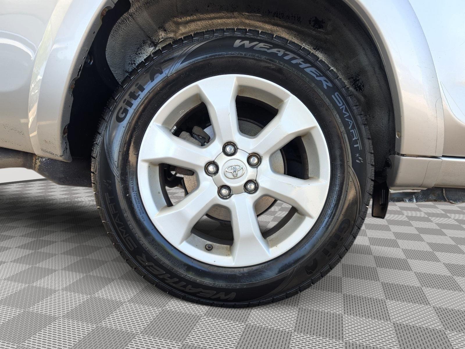 Used 2012 Classic Silver Metallic Toyota Limited image 8