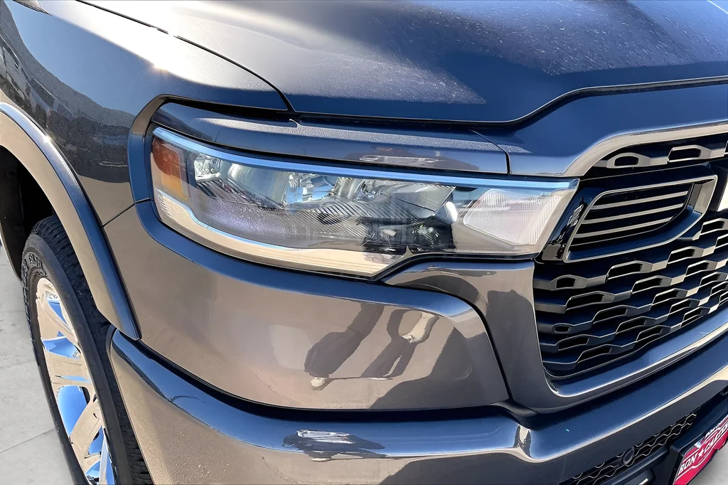 New 2026 Granite Crystal Metallic Clear-Coat Exterior Paint RAM Big Horn/Lone Star image 20