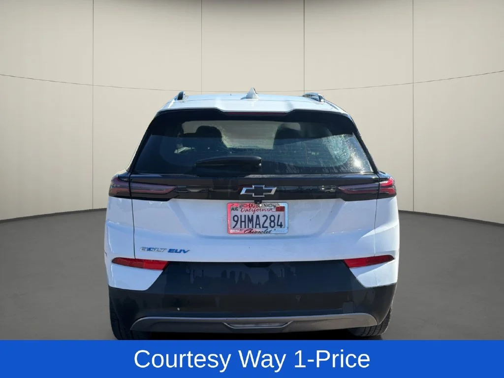 Used 2023 White Chevrolet LT image 8