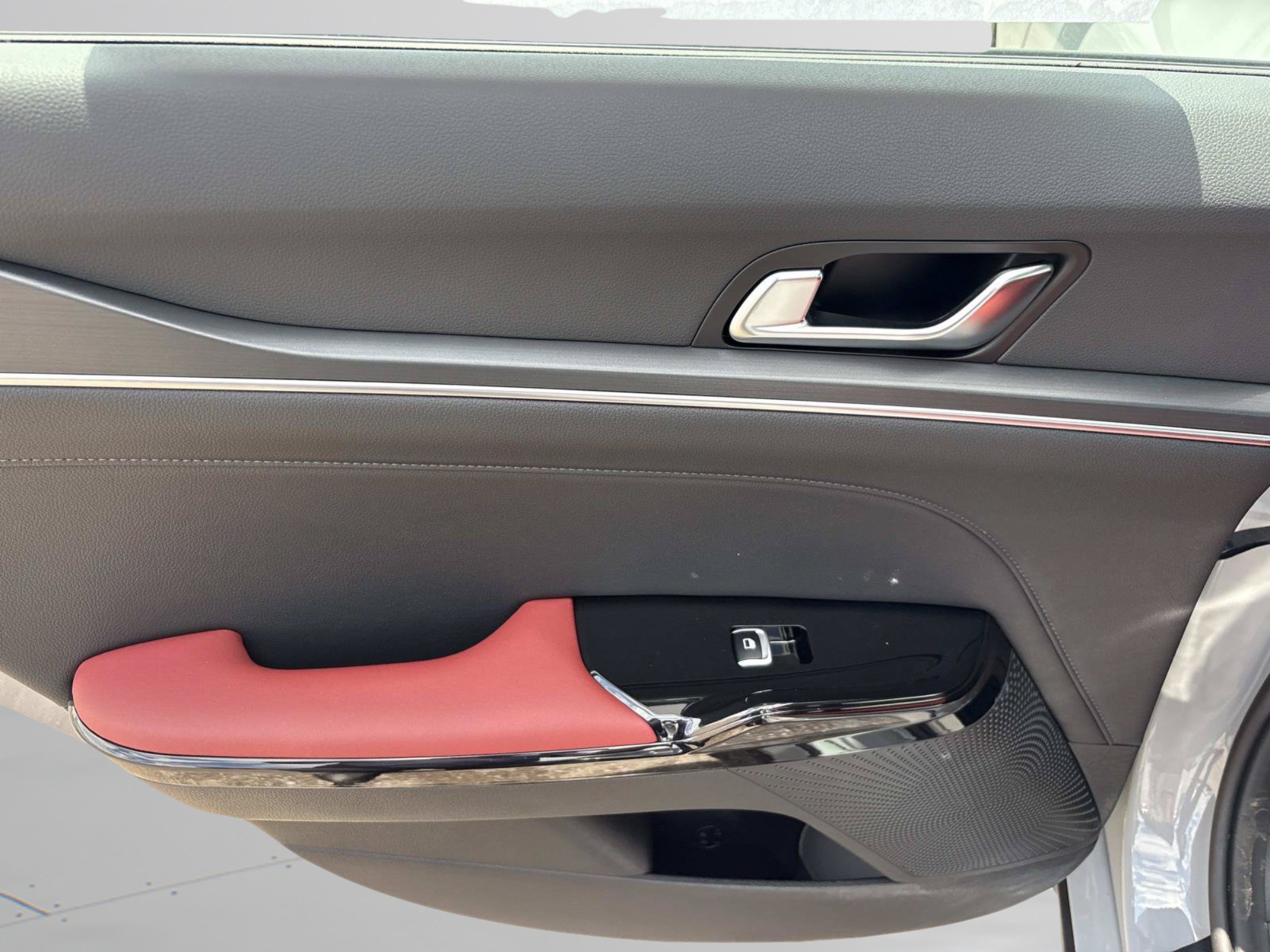 New 2026 Wolf Gray Kia GT-Line AWD image 18
