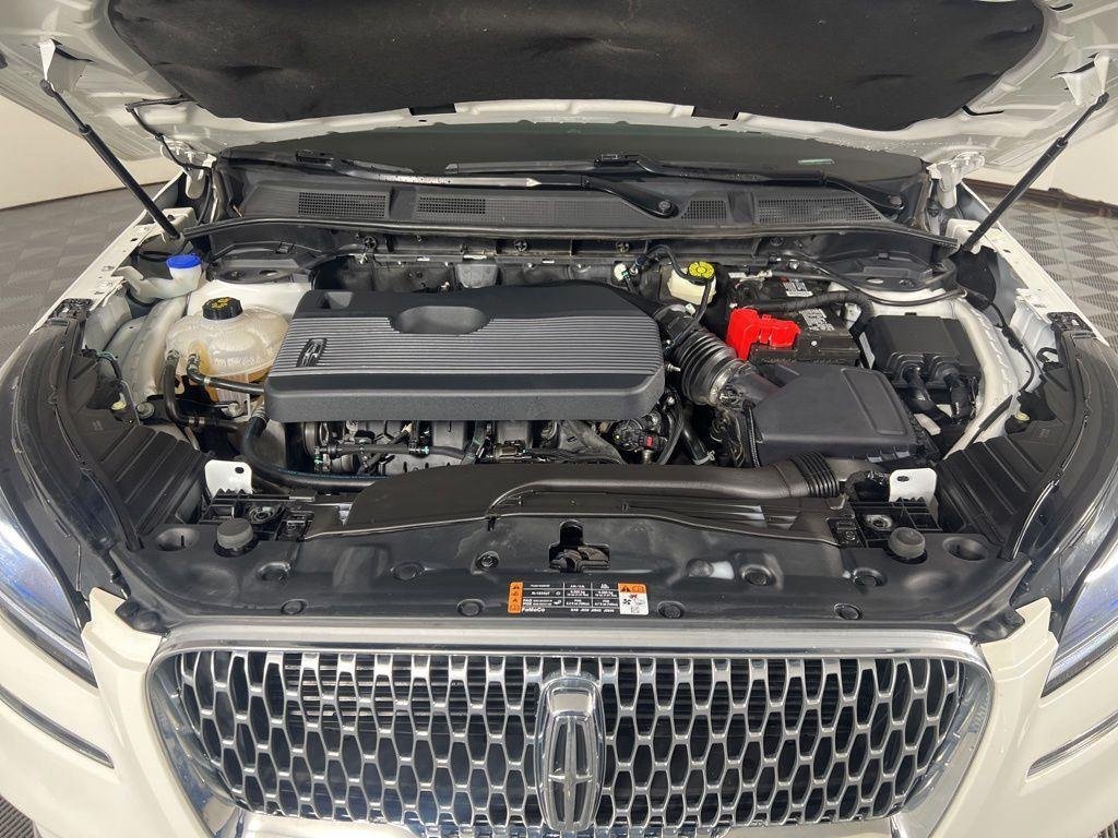 Used 2020 White Lincoln Standard image 24