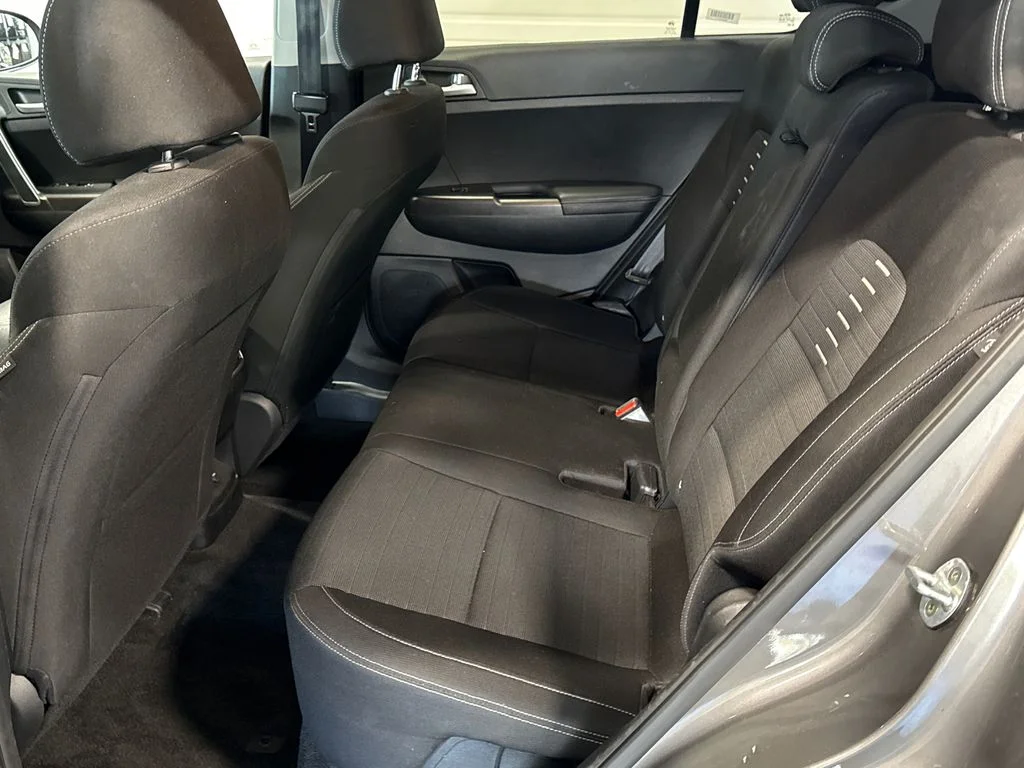 Used 2018 Silver Kia LX image 9