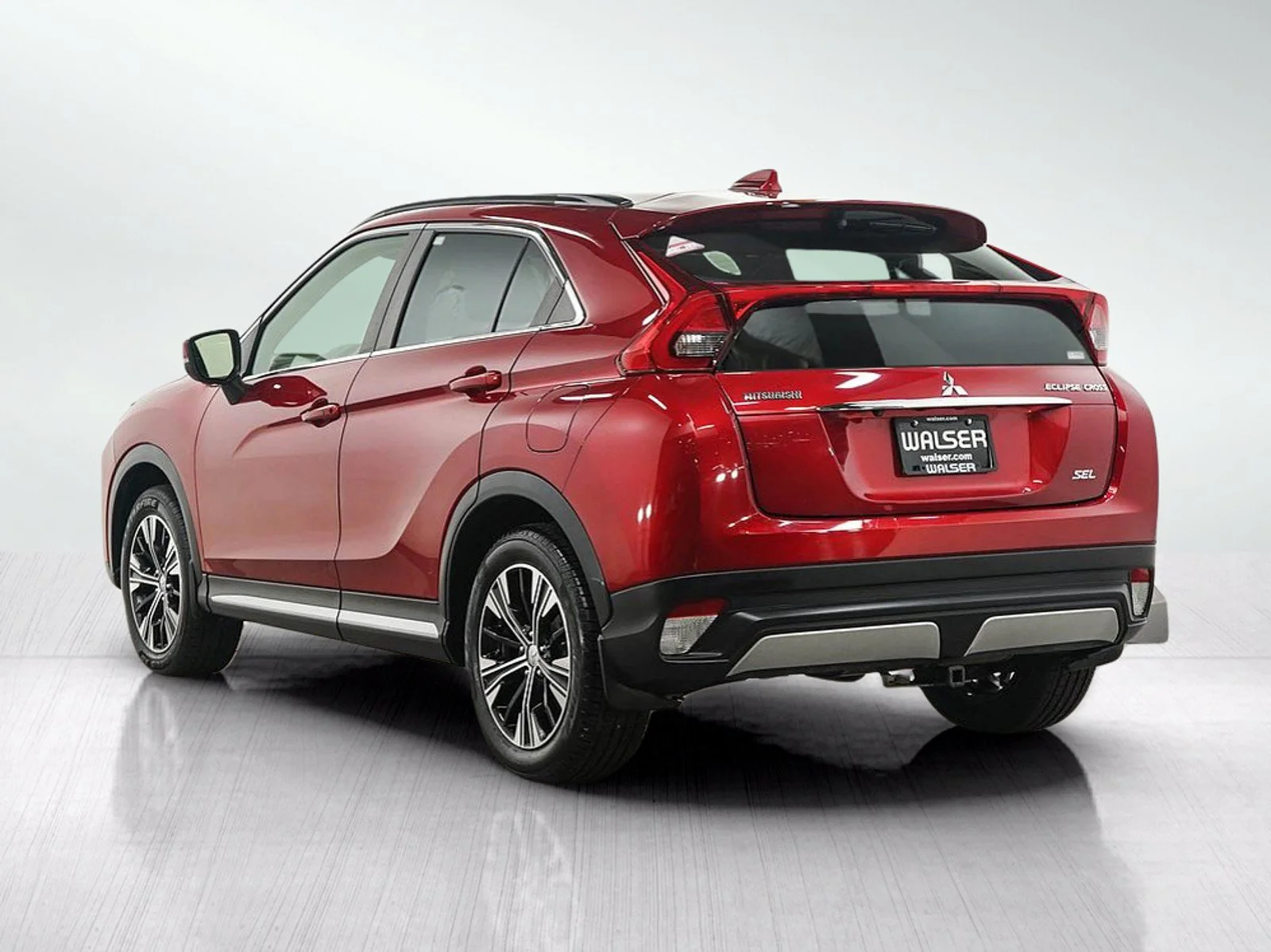 Used 2018 Red Mitsubishi SEL image 3