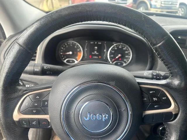 Used 2017 Gray Jeep Latitude image 13