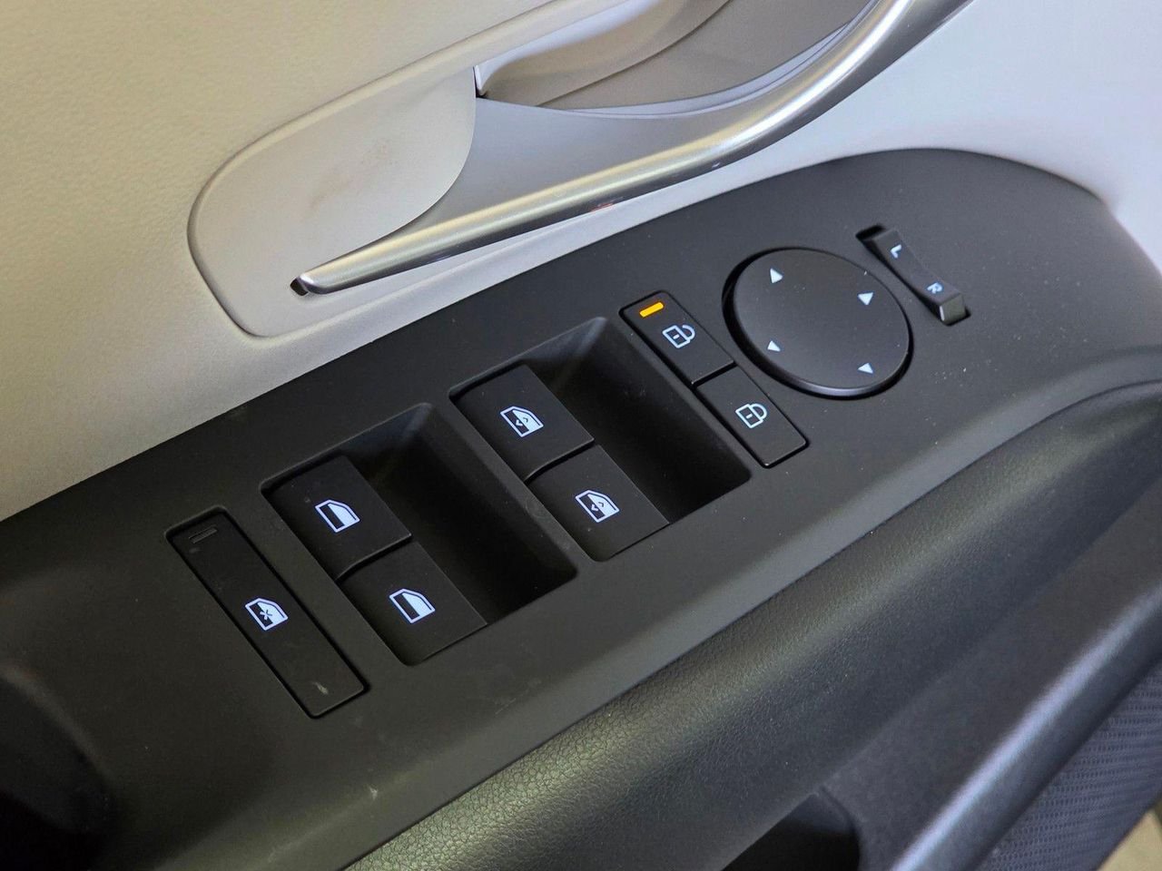 New 2026 Ecotronic Gray Hyundai SEL Plus FWD image 21