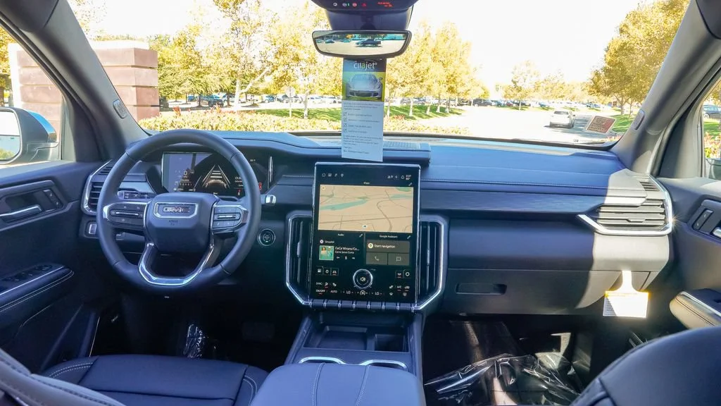 New 2026 Sterling Metallic GMC Elevation image 10
