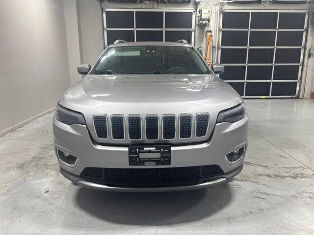 Used 2019 Silver Jeep Limited image 2