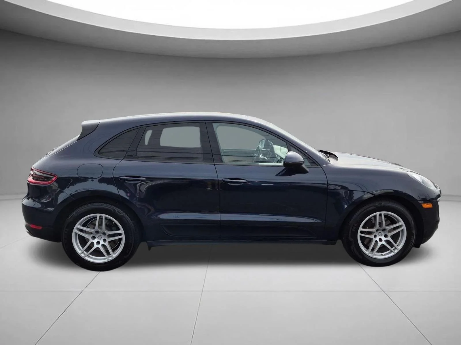 Used 2018 Night Blue Metallic Porsche  image 6