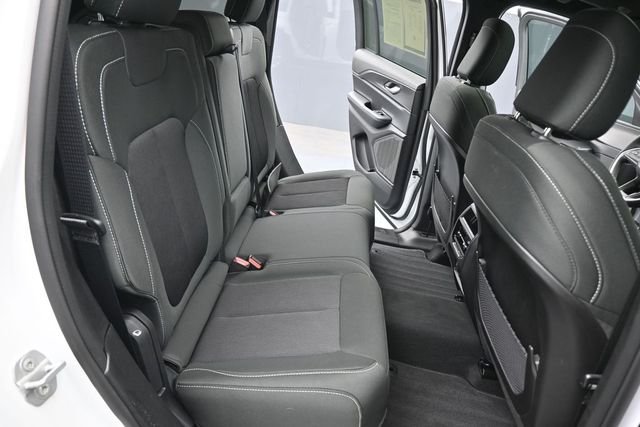 Used 2025 White/off-white Jeep Laredo image 25