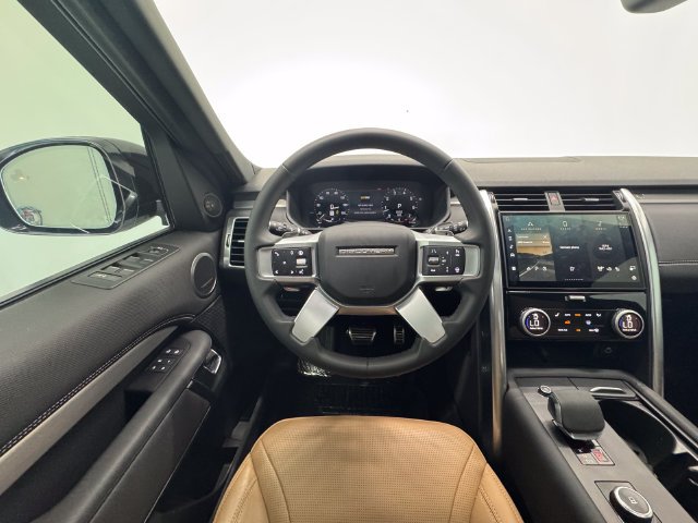 Used 2024 Fuji White Land Rover Dynamic SE image 22