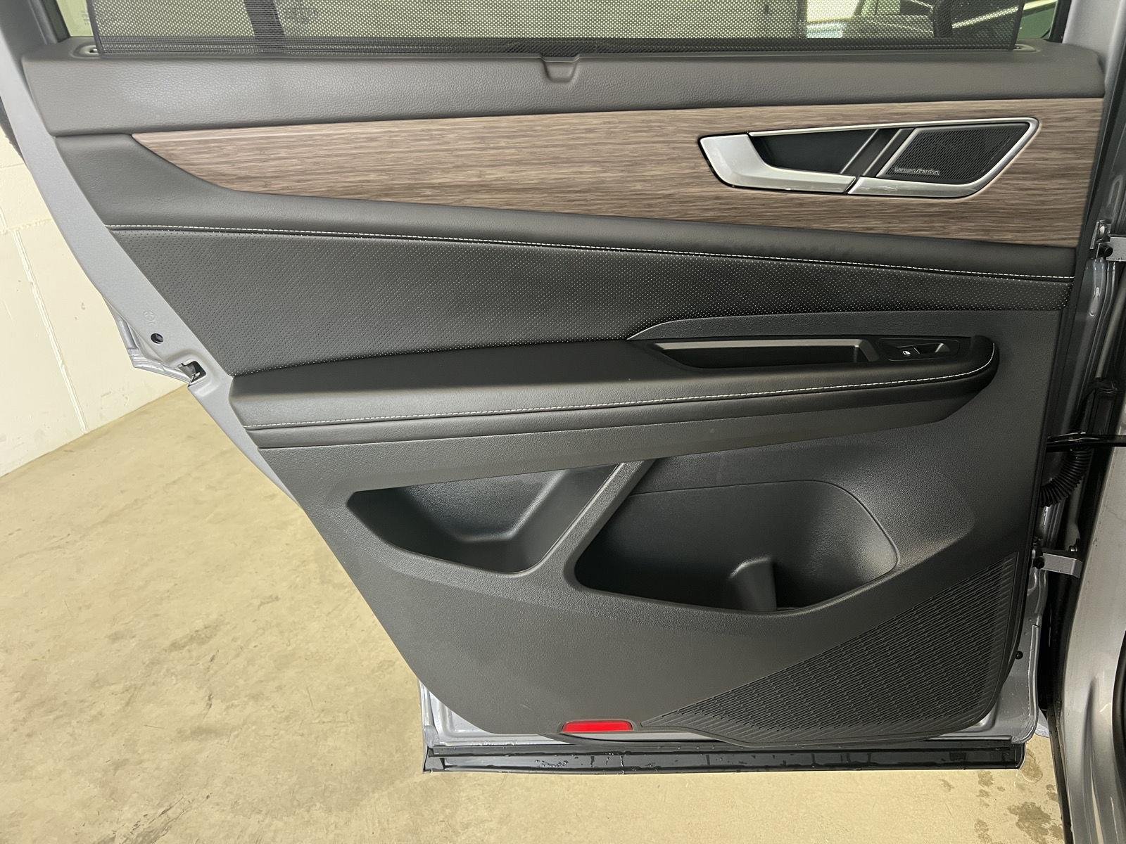 2026 Volkswagen Atlas SEL Premium R-Line - Photo 23