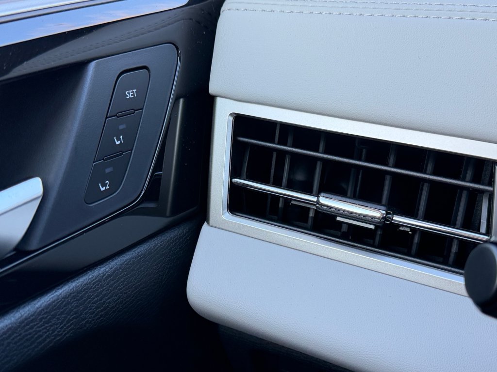 New 2026 White Diamond Mitsubishi SEL image 21