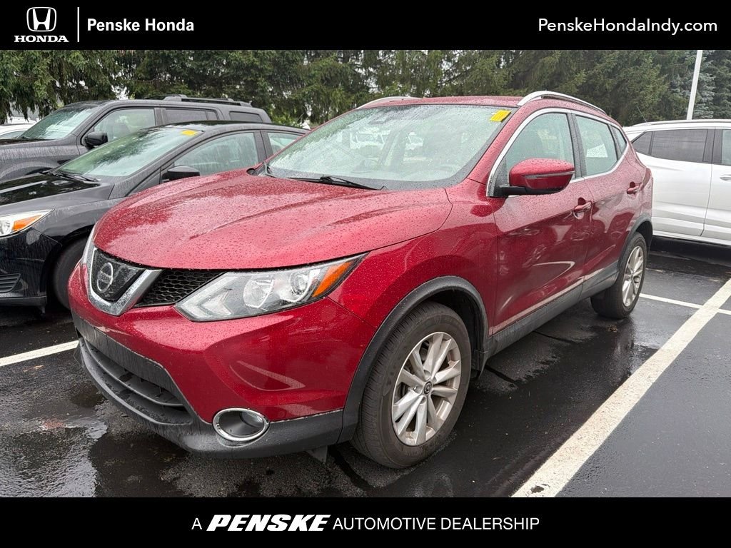 Used 2019 Scarlet Nissan SV image 1