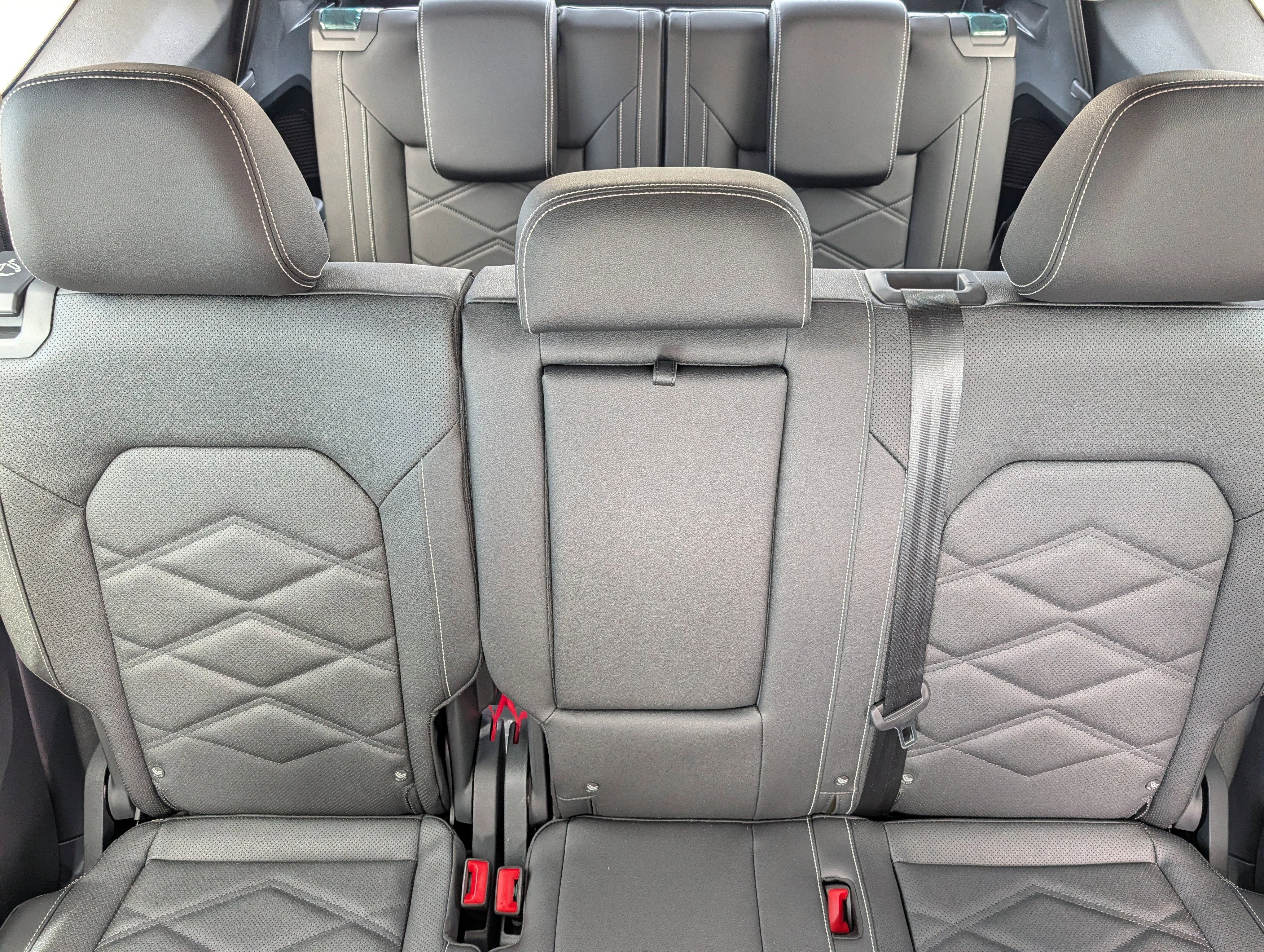 New 2026 Opal White Pearl Volkswagen 2.0T SE image 7