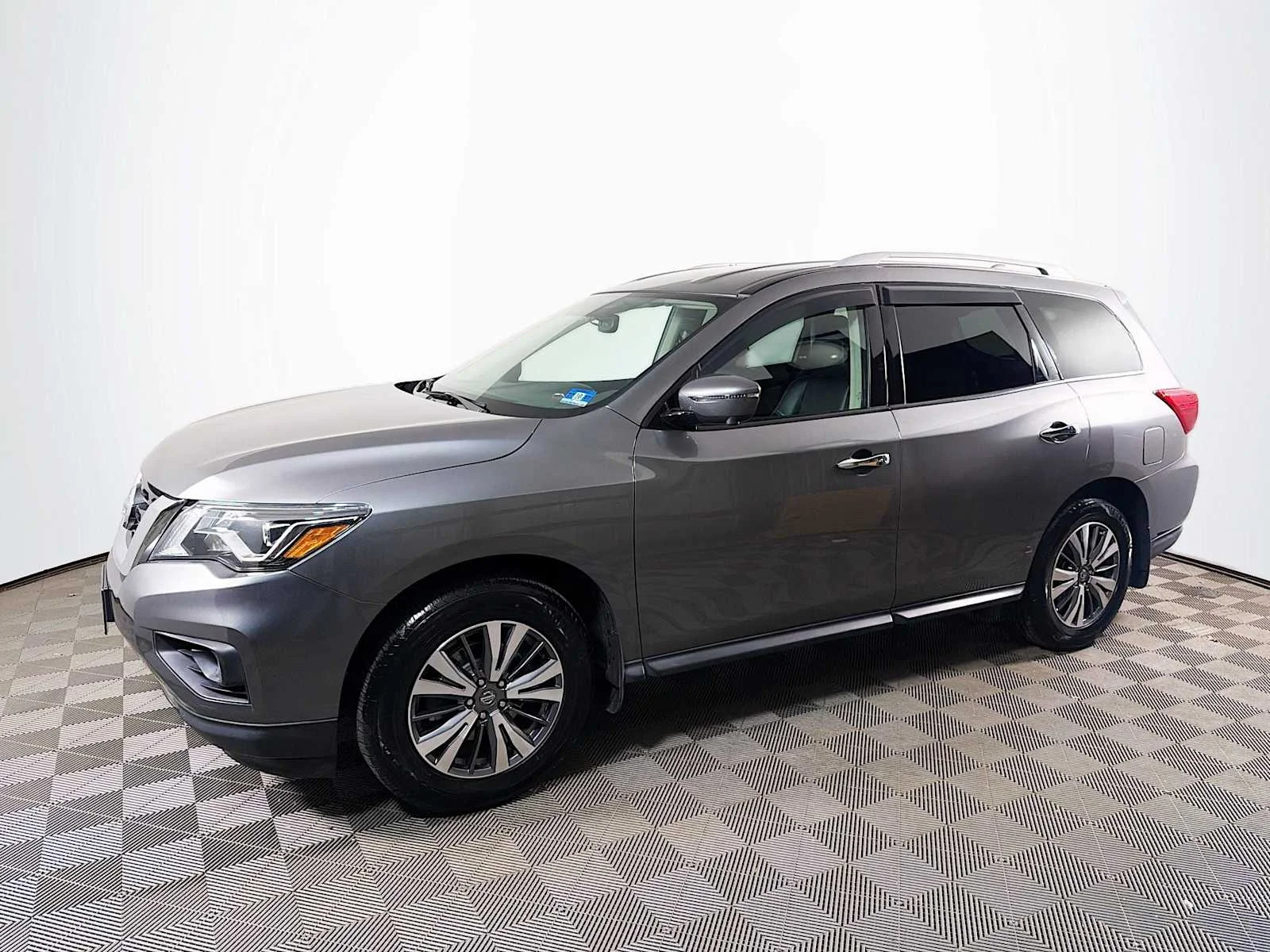 2020 Nissan Pathfinder SL 4WD's photo