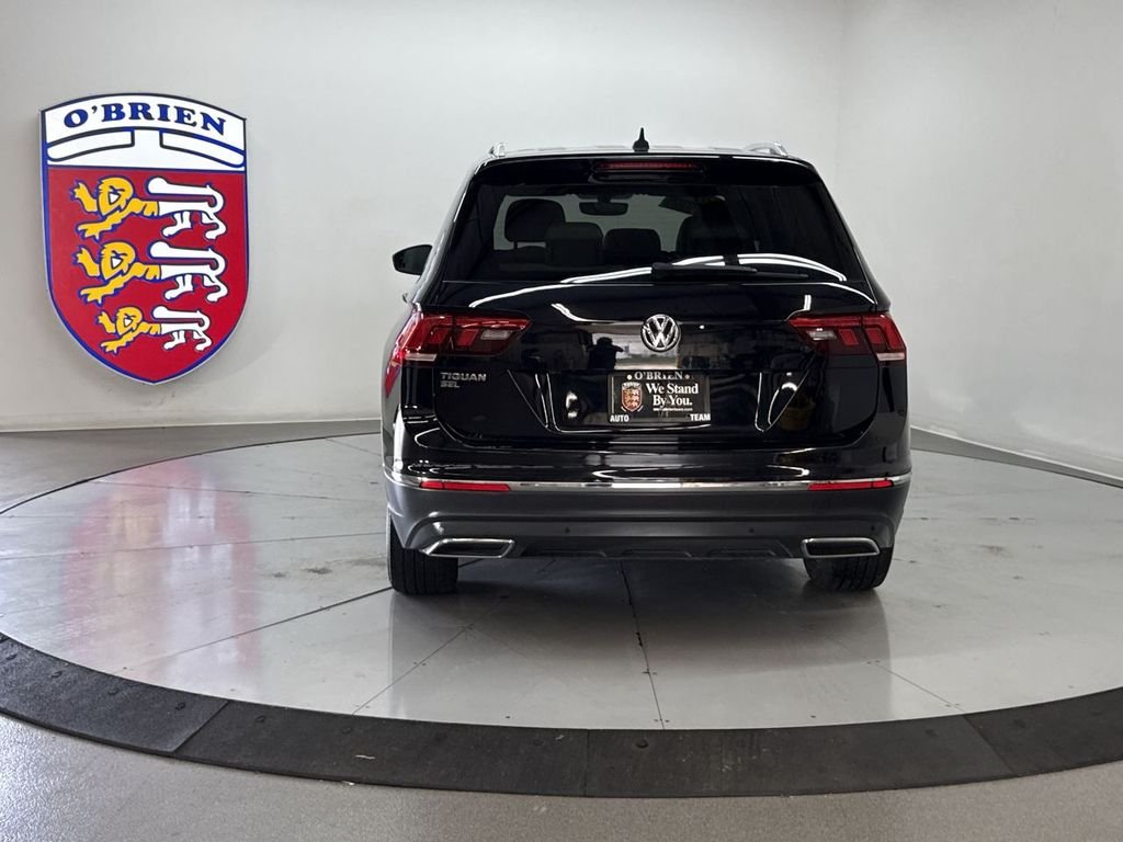 Used 2019 Deep Black Volkswagen 2.0T SEL image 11
