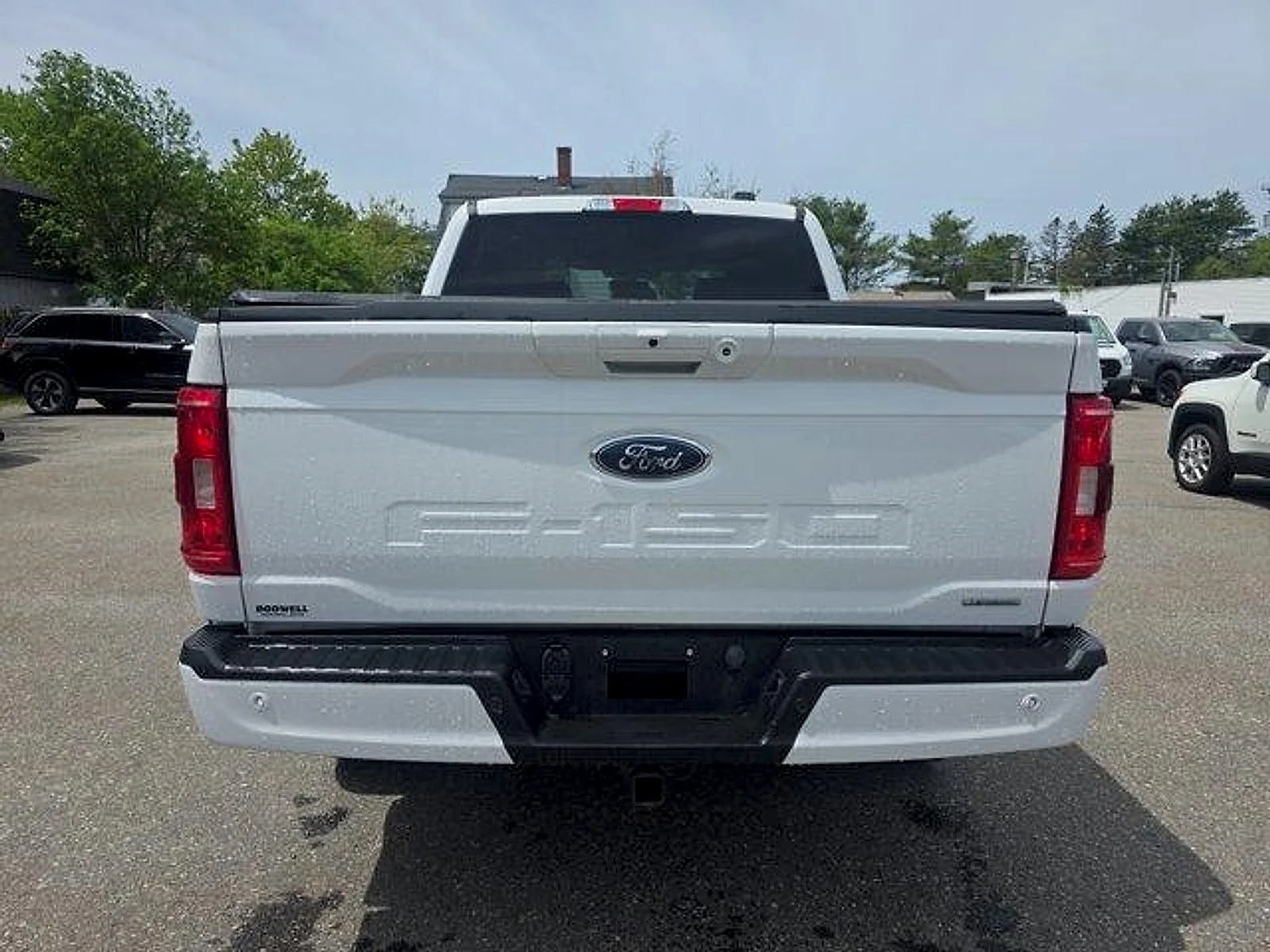 Used 2021 Oxford White Ford XLT image 4
