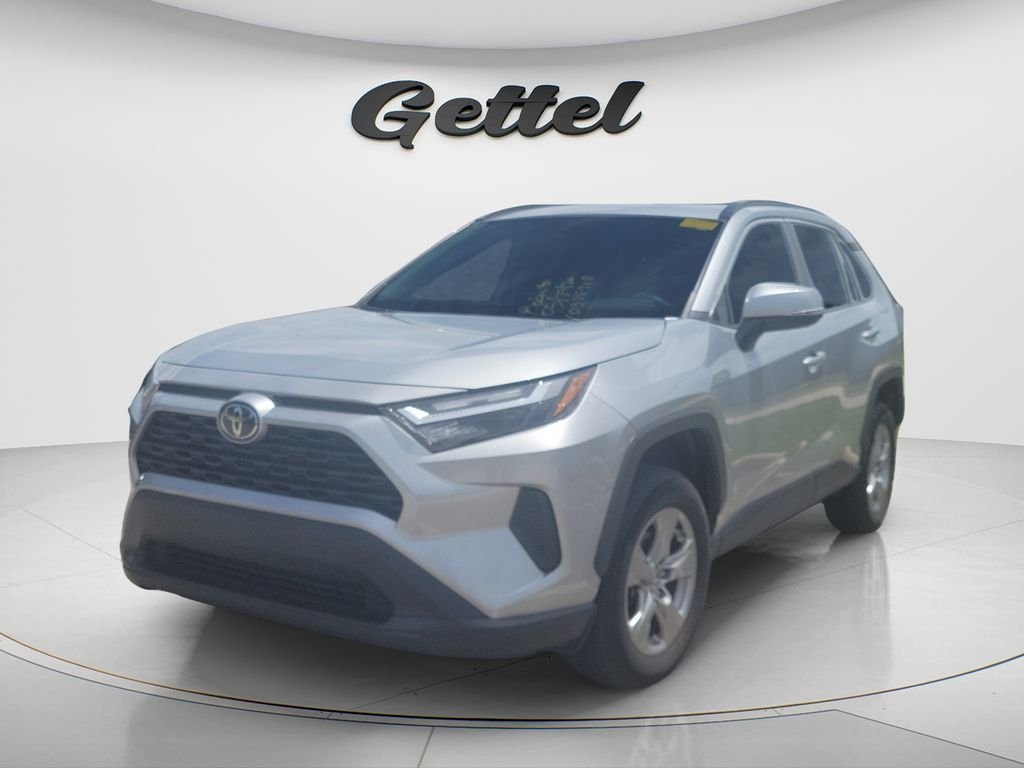 2024 Toyota RAV4 XLE FWD's photo