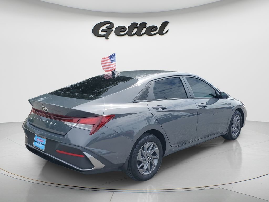 2024 Hyundai Elantra SEL - Photo 5