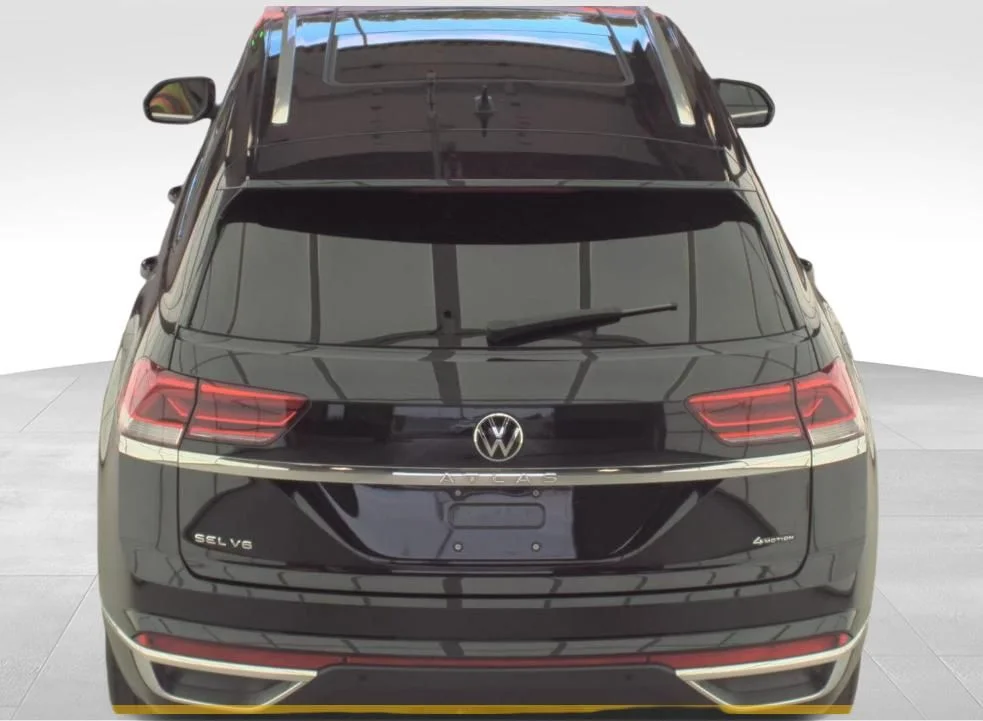 Used 2023 Black Volkswagen 3.6L V6 SEL image 3