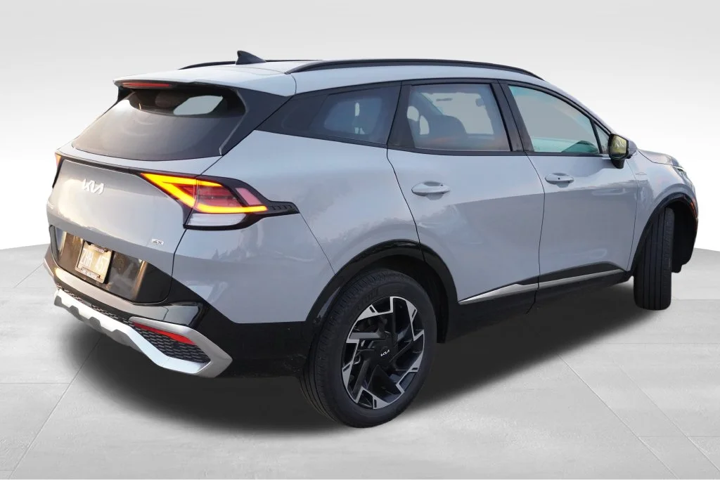 Used 2025 Wolf Gray Kia SX-Prestige image 3