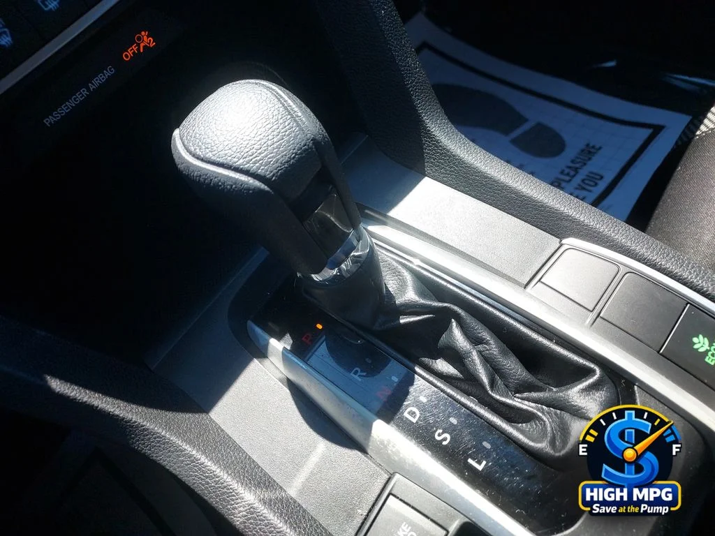Used 2020 Red Honda LX image 11