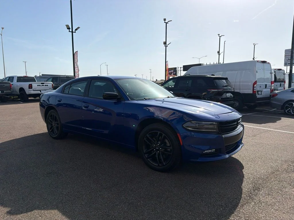 Used 2019 Indigo Blue Dodge SXT image 10