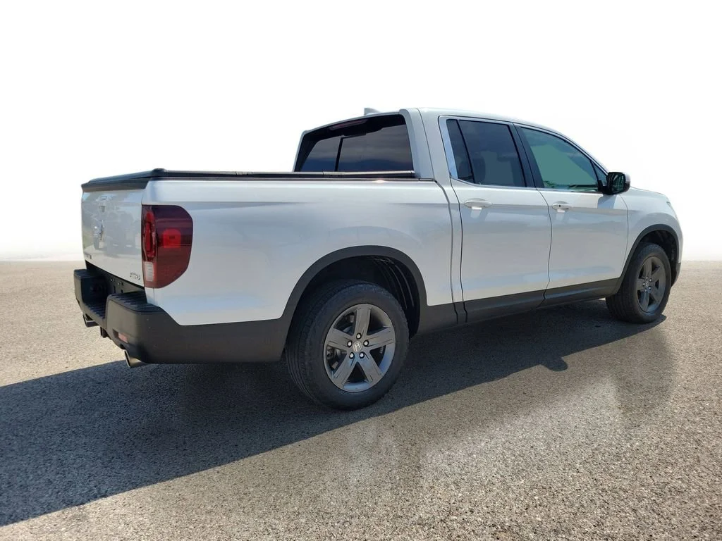 Used 2023 White Honda RTL image 4