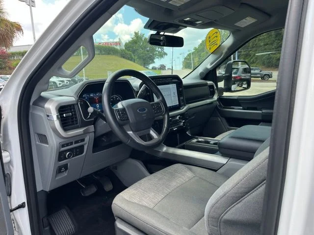 Used 2022 White Ford XLT image 6