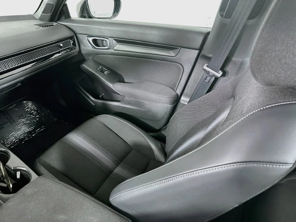 Used 2024  Honda Sport image 22