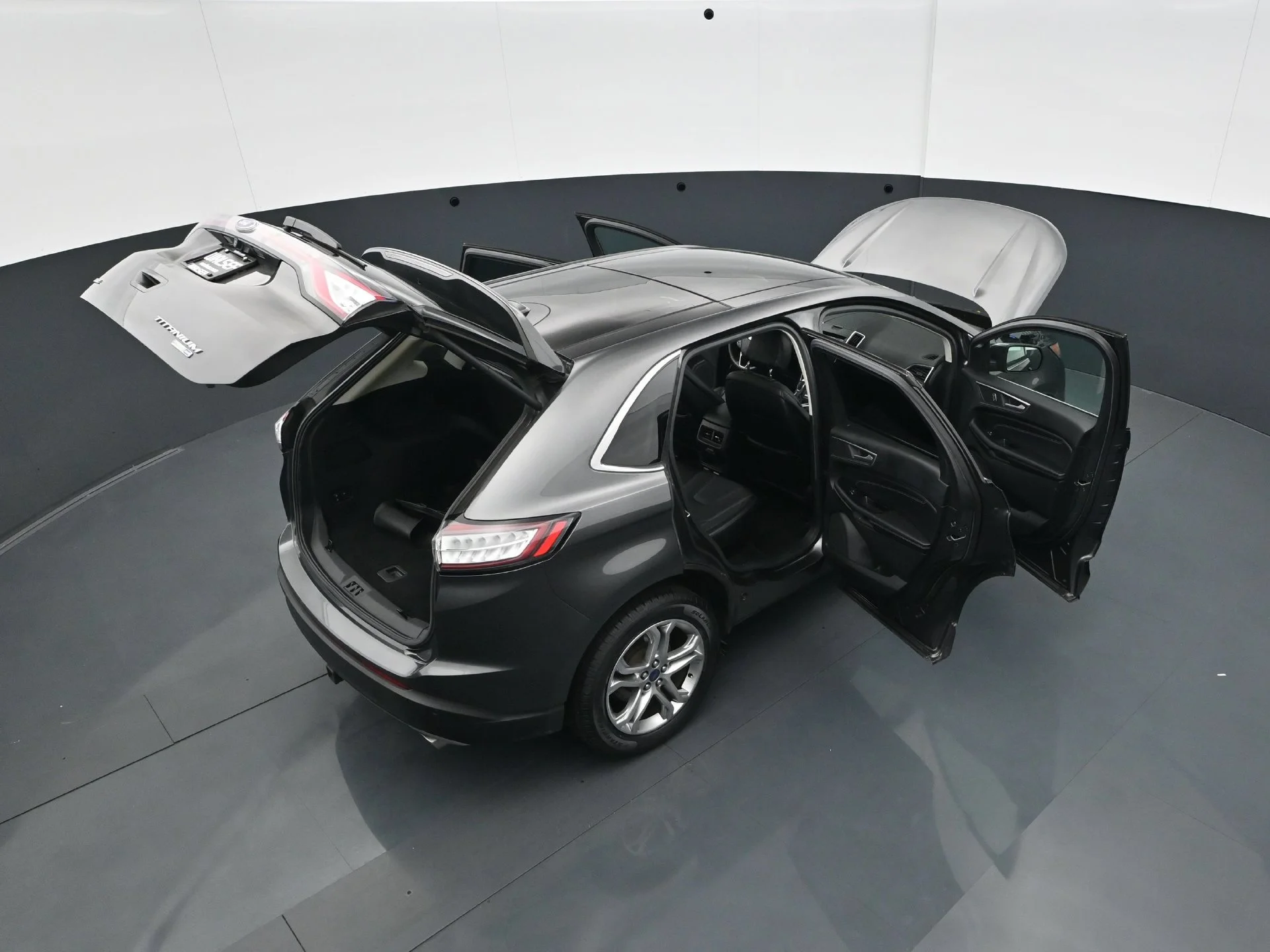 Used 2015  Ford 4D WAGON TITANIUM AWD image 41