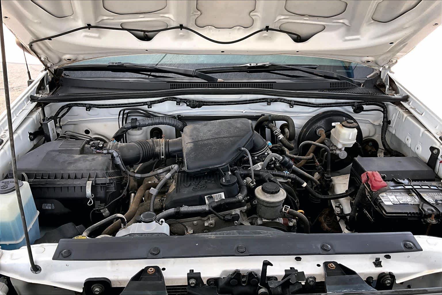 Used 2013 Super White Toyota  image 28