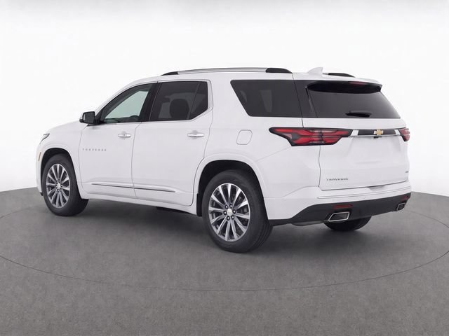 Used 2022 IRIDESCENT PEARL TRICOAT Chevrolet Premier image 4