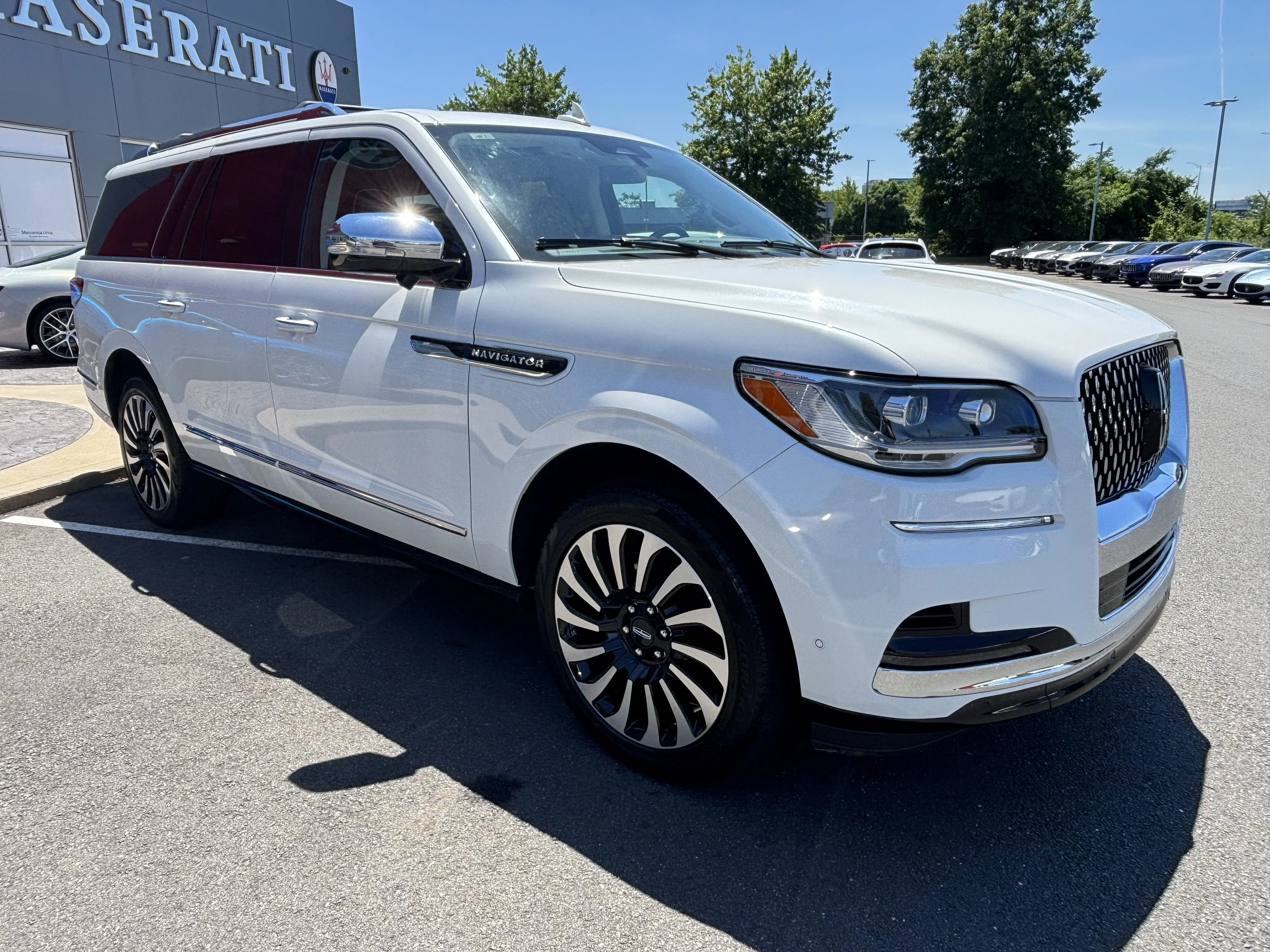 Used 2023 Pristine White Metallic Tri-Coat Lincoln Black Label image 9