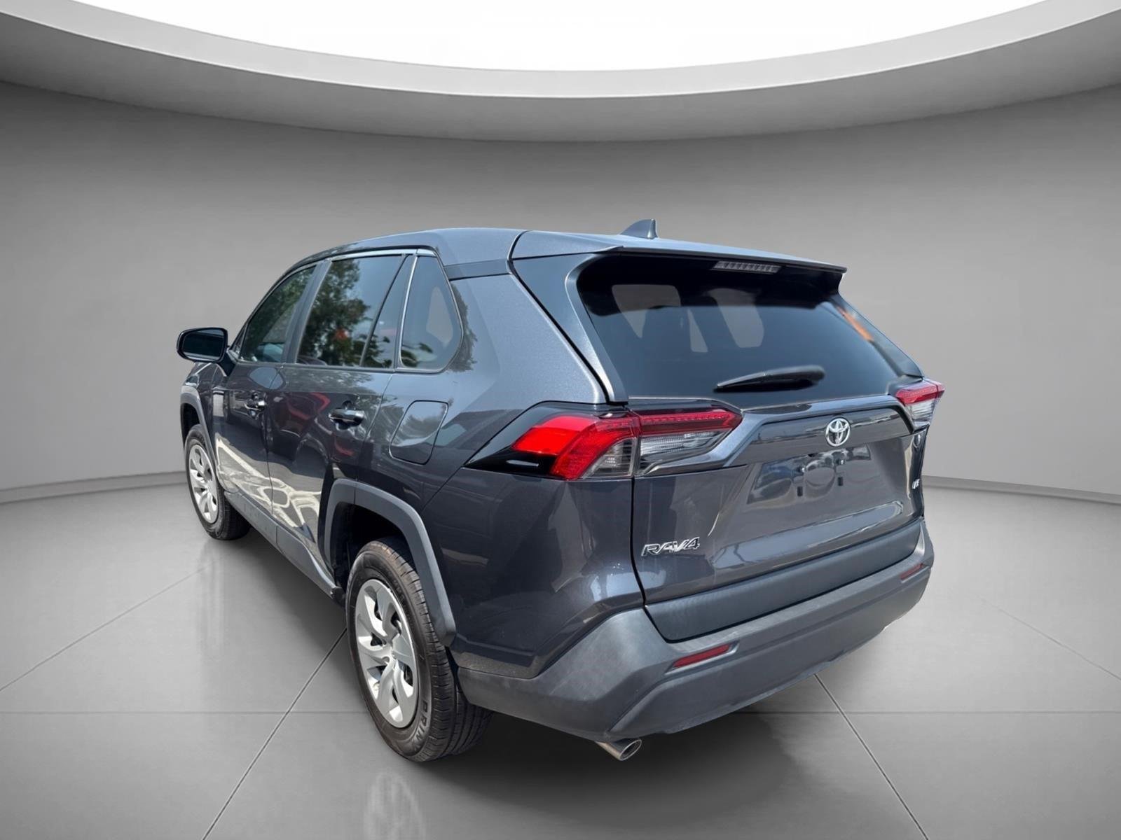 Used 2022 Magnetic Gray Metallic Toyota LE image 8