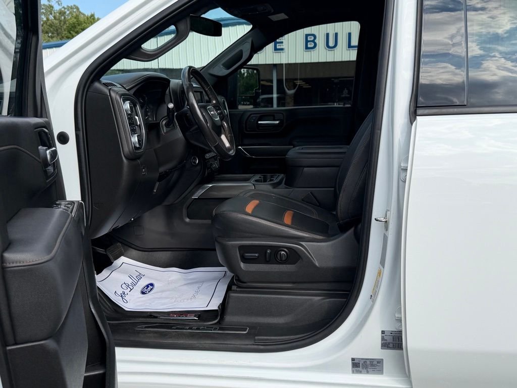 Used 2022 White GMC AT4 image 4