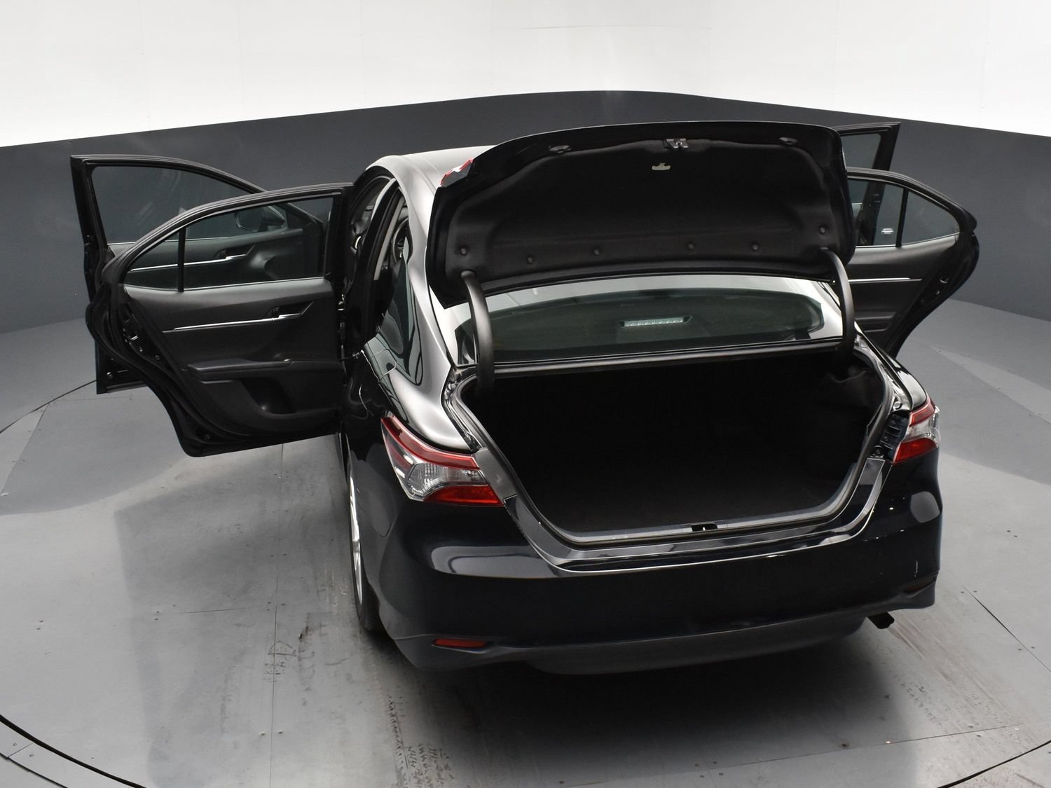 Used 2021 Midnight Black Metallic Toyota LE image 27