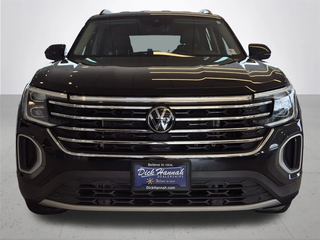Used 2025 Black Volkswagen 2.0T SE w/Technology image 3