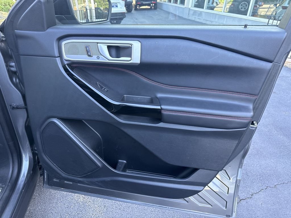 Used 2023 Gray Ford ST-Line image 29