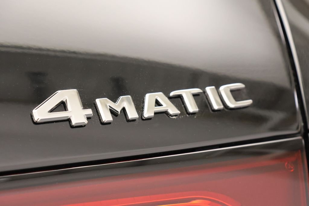 New 2027 Black Mercedes-Benz GLC 300 image 10
