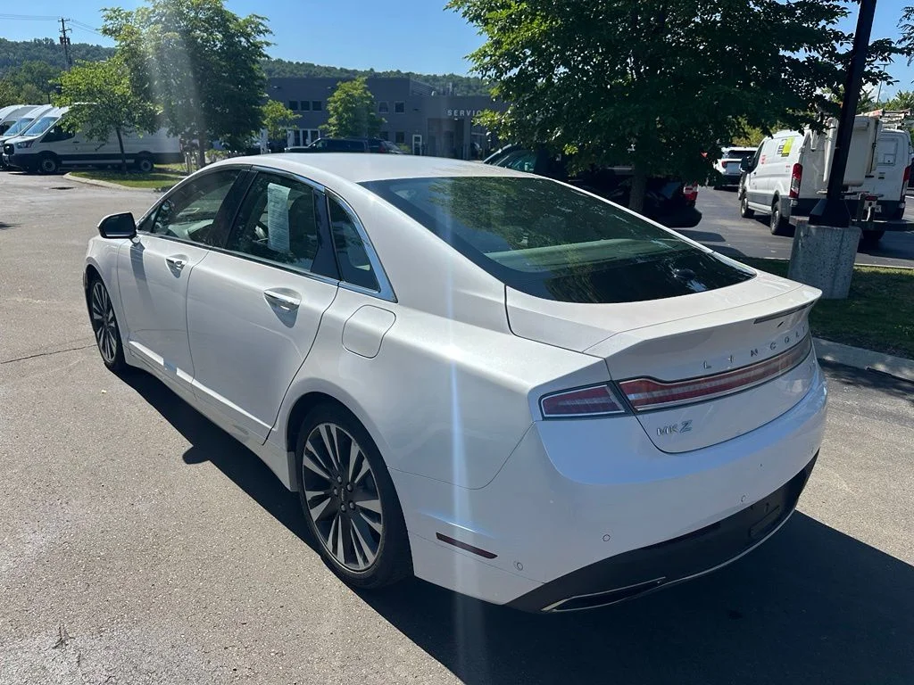 Used 2019 White Lincoln Reserve image 6